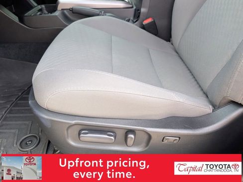 Used 2021 Toyota Tacoma SR5 RWD image 10