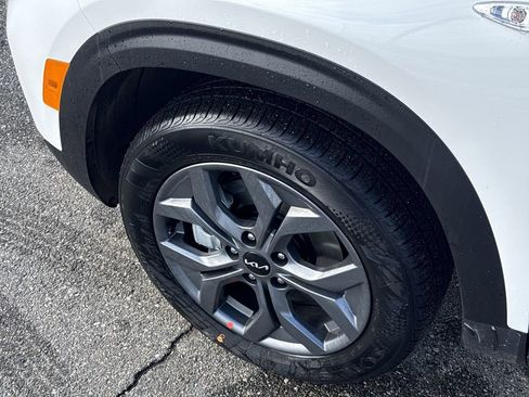 New 2026 Kia Seltos LX image 18