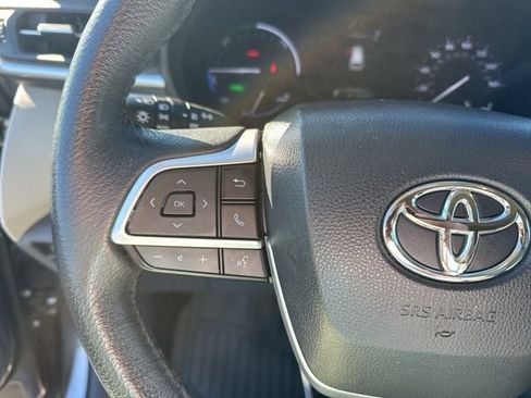 Used 2024 Toyota Sienna XLE image 14