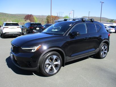 Used 2023 Volvo XC40 B5 Plus w/ Driver Assist Package