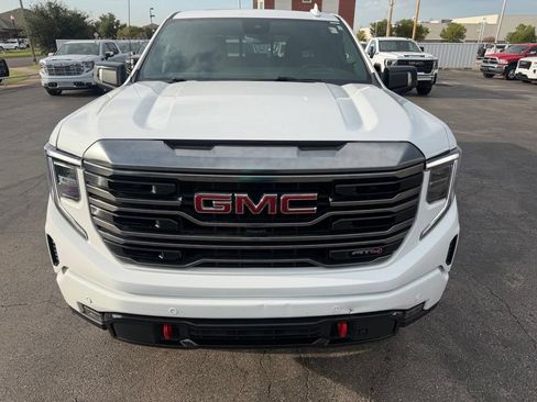 Used 2024 GMC Sierra 1500 AT4 w/ Technology Package AWD/4WD image 9