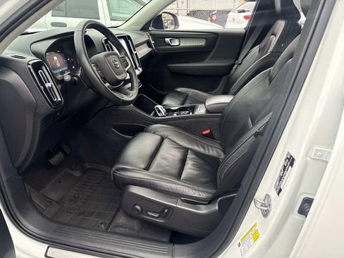 Used 2023 Volvo XC40 B5 Plus w/ Driver Assist Package image 21