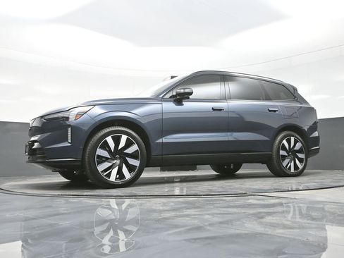 New 2025 Volvo EX90 Ultra image 24
