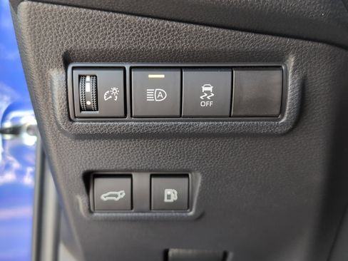 Used 2025 Toyota Corolla Cross AWD Hybrid w/ Convenience Package image 38