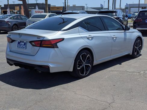 Used 2024 Nissan Altima 2.5 SR w/ SR Premium Package FWD image 2
