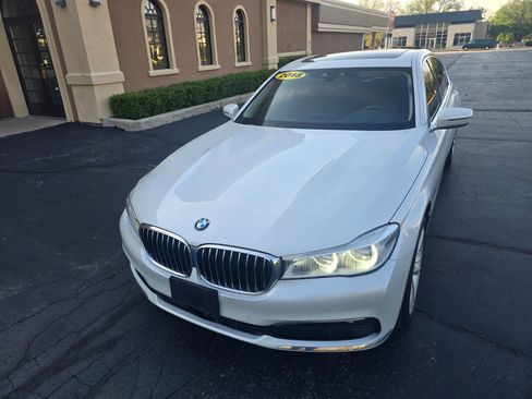 Used 2018 BMW 750i xDrive image 19