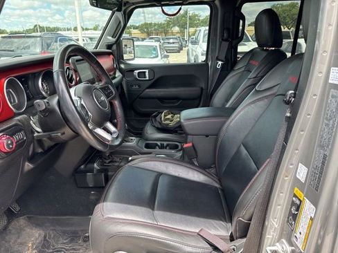 Used 2022 Jeep Gladiator Rubicon w/ Cold Weather Group AWD/4WD image 11