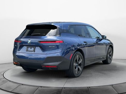 Used 2024 BMW iX xDrive50 w/ Premium Package AWD/4WD image 7