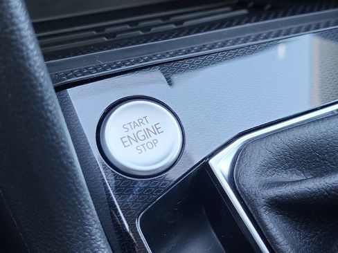 New 2025 Volkswagen Taos SE image 30