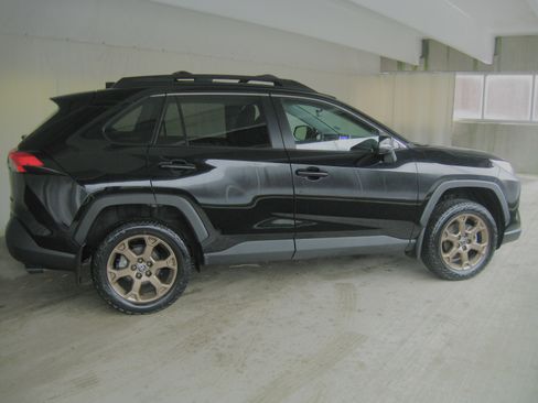 Used 2023 Toyota RAV4 AWD Hybrid image 4