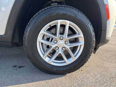 Used 2022 Jeep Grand Cherokee L Laredo w/ Luxury Tech Group I image 27