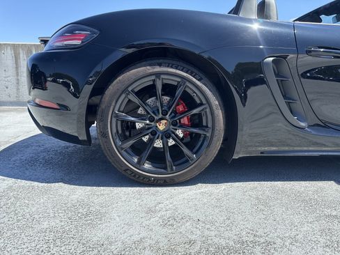Used 2017 Porsche 718 Boxster RWD image 5