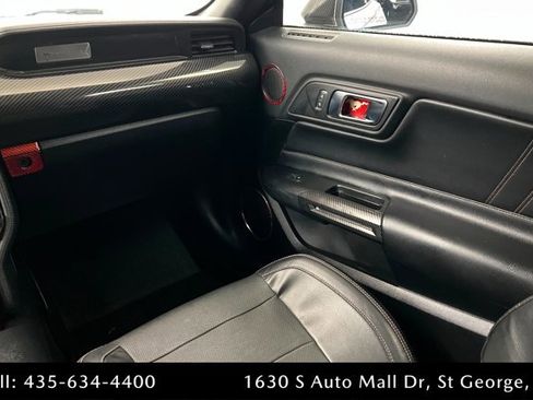 Used 2019 Ford Mustang Premium image 10