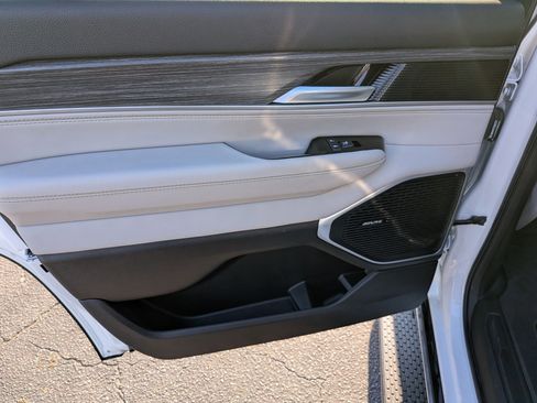 Certified 2024 Jeep Wagoneer Series II image 23