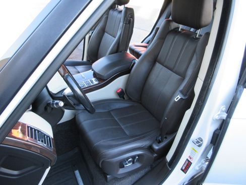 Used 2017 Land Rover Range Rover Supercharged image 10