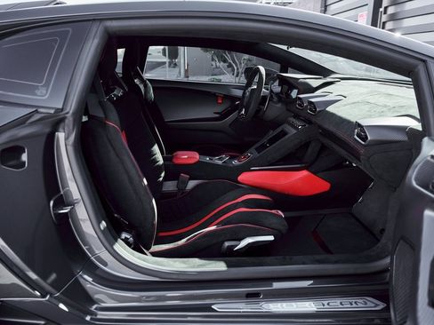 Used 2023 Lamborghini Huracan STO image 34