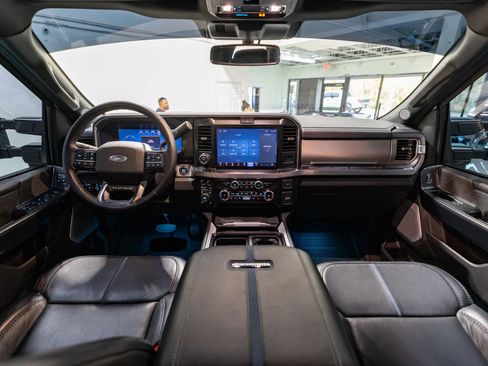Used 2025 Ford F250 Platinum AWD/4WD image 42