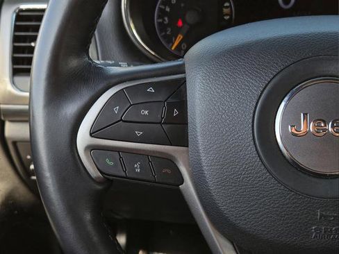 Certified 2022 Jeep Grand Cherokee Laredo X image 32