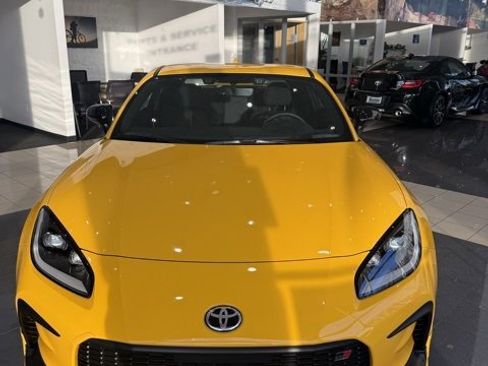 New 2026 Toyota GR86 YUZU Limited image 3