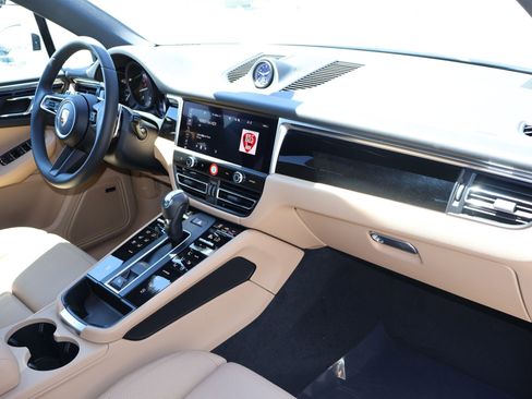 New 2026 Porsche Macan AWD/4WD image 27