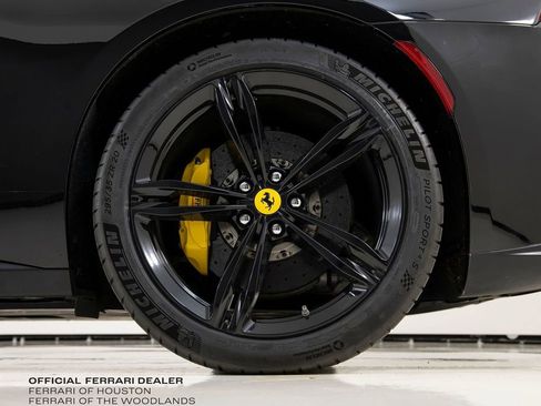 Used 2018 Ferrari GTC4Lusso image 22