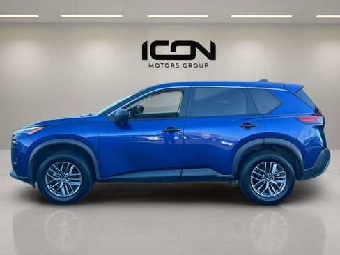 Used 2023 Nissan Rogue S image 2