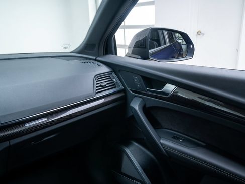 Used 2019 Audi SQ5 Premium Plus w/ Premium Plus Package AWD/4WD image 9