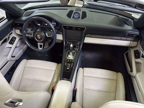Used 2017 Porsche 911 Cabriolet image 19