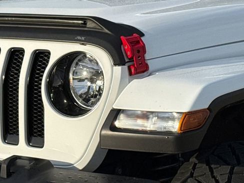 Used 2022 Jeep Wrangler Unlimited Sahara AWD/4WD image 4