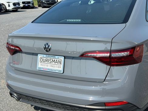 Used 2024 Volkswagen Jetta GLI Autobahn FWD image 11