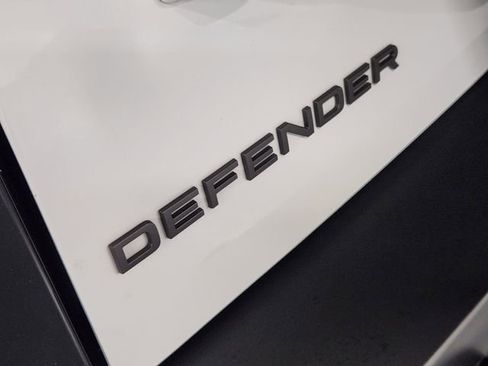 New 2026 Land Rover Defender 130 X-Dynamic SE image 13