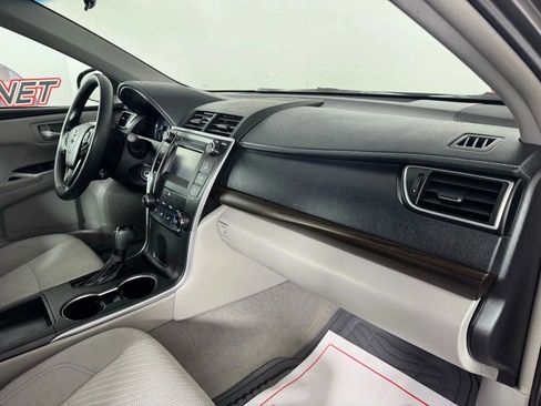 Used 2017 Toyota Camry LE image 12