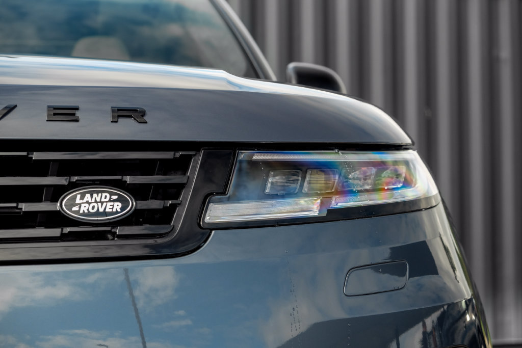 New 2027 Land Rover Range Rover Sport SV AWD/4WD image 6
