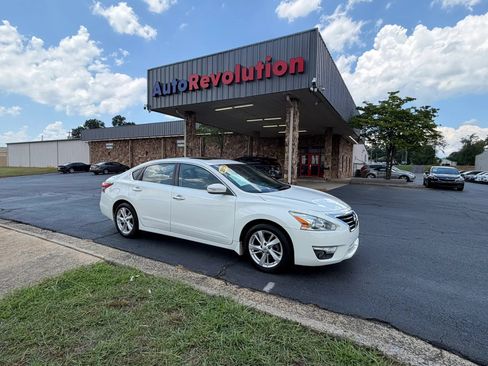 Used 2015 Nissan Altima 2.5 SV w/ Convenience Package FWD image 1