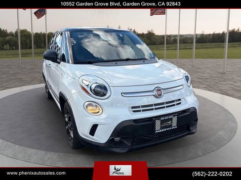 Used 2017 FIAT 500L Trekking w/ Dual-Pane Sunroof Package image 13