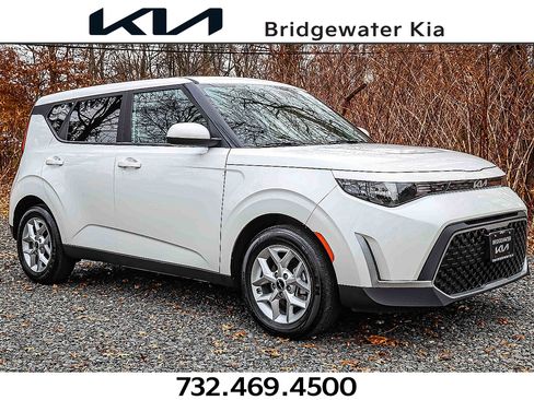 Certified 2025 Kia Soul LX w/ LX Technology Package image 1