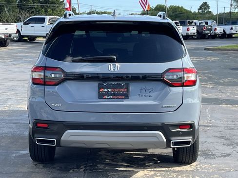 Used 2025 Honda Pilot Touring image 14