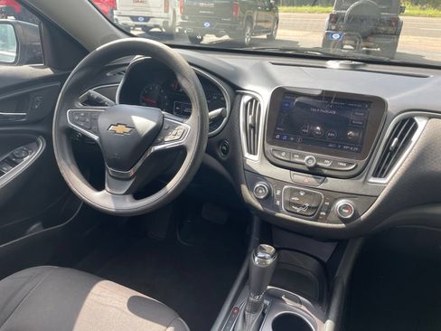 Used 2019 Chevrolet Malibu LS FWD image 30