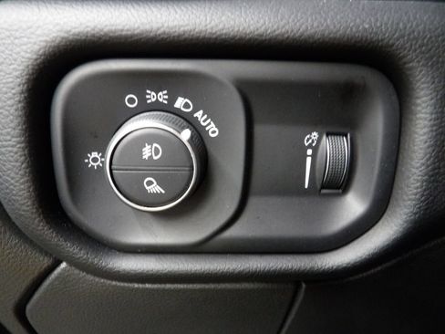 Used 2025 RAM 2500 Big Horn AWD/4WD image 59