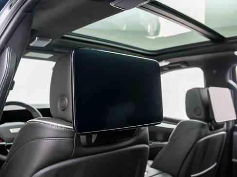 Certified 2025 Cadillac Escalade V w/ LPO, ONYX Package image 23