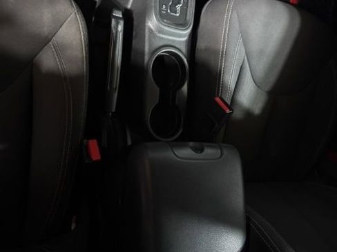 Used 2013 Jeep Wrangler Unlimited Sahara AWD/4WD image 12