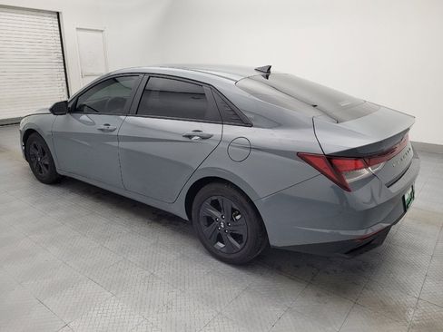 Used 2023 Hyundai Elantra SEL w/ Preferred Accessory Package image 3