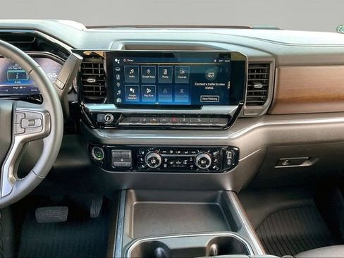 Used 2024 Chevrolet Silverado 2500 High Country w/ High Country Premium Package image 9