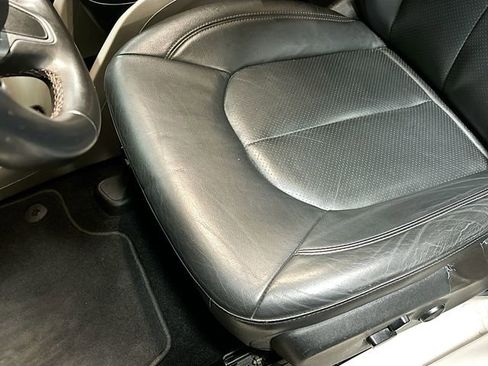 Used 2018 Chrysler Pacifica Touring-L w/ Tire & Wheel Group FWD image 19