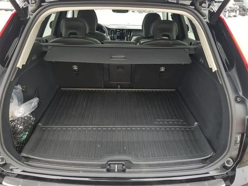 Certified 2025 Volvo XC60 T8 Core w/ Protection Package Premier image 31