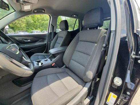 Used 2024 GMC Terrain SLE w/ Driver Convenience Package FWD image 18