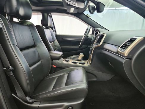 Used 2017 Jeep Grand Cherokee Limited AWD/4WD image 31