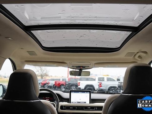 Used 2023 Lincoln Aviator Black Label w/ Class IV Trailer Tow Package image 10