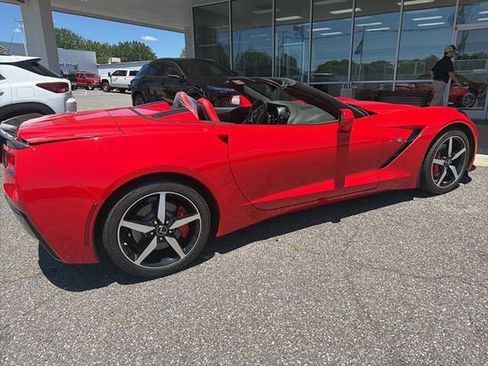 Used 2015 Chevrolet Corvette Stingray Convertible RWD image 4