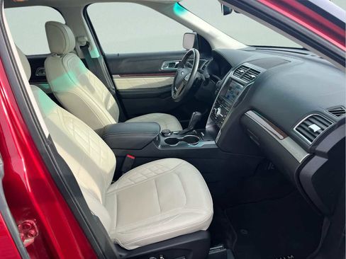 Used 2017 Ford Explorer Platinum image 13